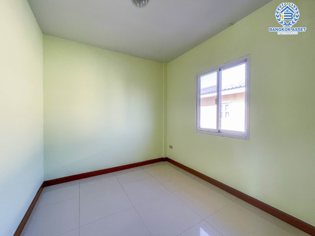 *****ทาวน์เฮ้าส์มือสองย่านนนทบุรี ม.บัวทองธานี กาญจนาภิเษก เนื้อที่ 20.5 ตร.ว. ฟังก์ชัน 4 ห้องนอน 2 ห้องน้ำ ทาวน์เฮ้าส์รีโนเวทเรียบร้อย บนทำเลดี ติดถ.กาญจนาภิเษก เชื่อมต่อถ.บางกรวย-ไทรน้อย, ถ.กาญจนาภิเษก, ถ.ชัยพฤกษ์ ใกล้รถไฟฟ้าสายสีม่วง "สถนีคลองบางไผ่"